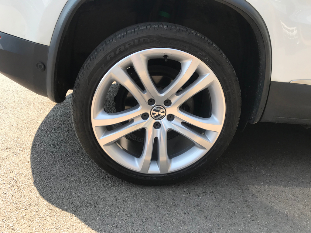 Volkswagen Tiguan Se Nav Tdi Bmt 4Motion Estate Silver #6