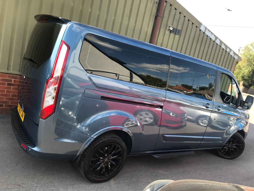 Ford Tourneo Custom 2.0 320 Ecoblue Titanium Minibus Double Cab Di  #2