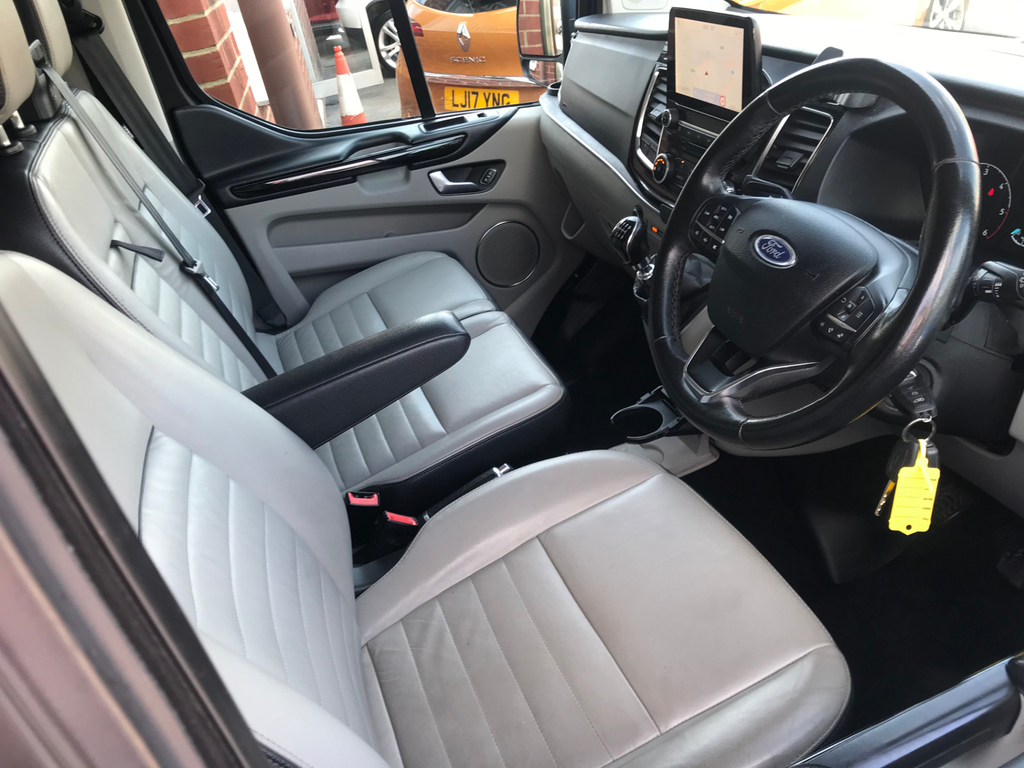 Ford Tourneo Custom  Black #9