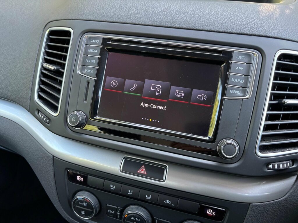 Volkswagen Sharan Se Navigation Tsi Gold #43