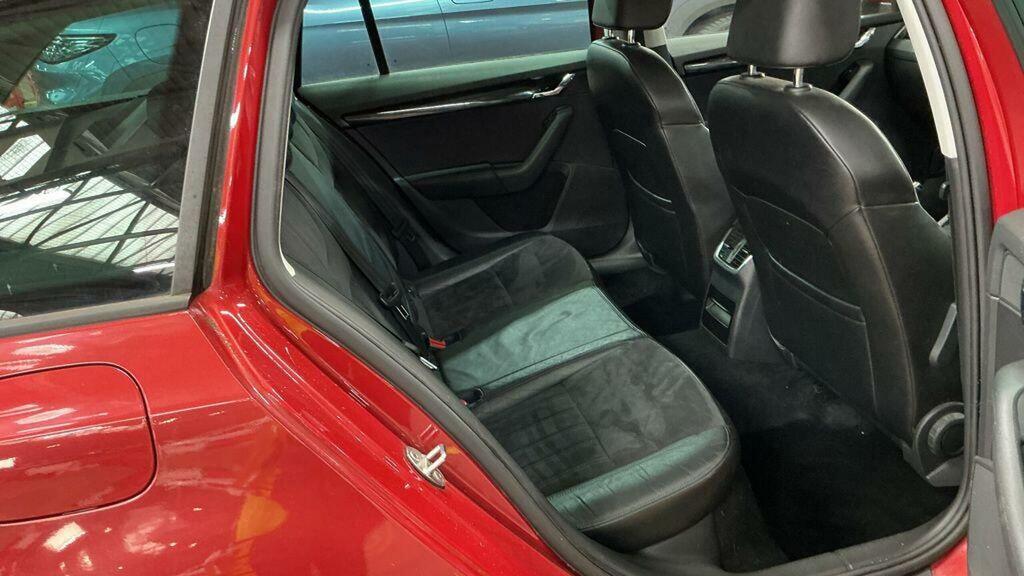 Skoda Octavia Se Black #13