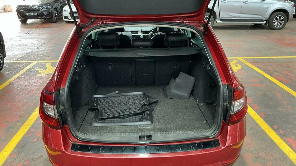 Skoda Octavia Se Black #12