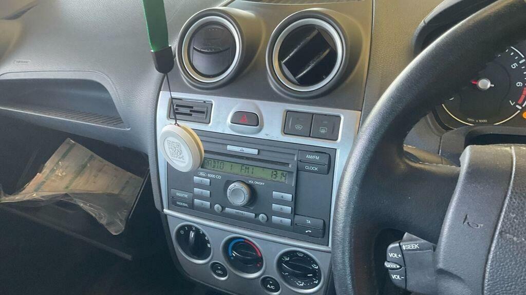 Ford Fiesta 1.25 Zetec Climate Red #6