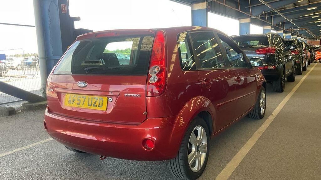 Ford Fiesta 1.25 Zetec Climate Red #2