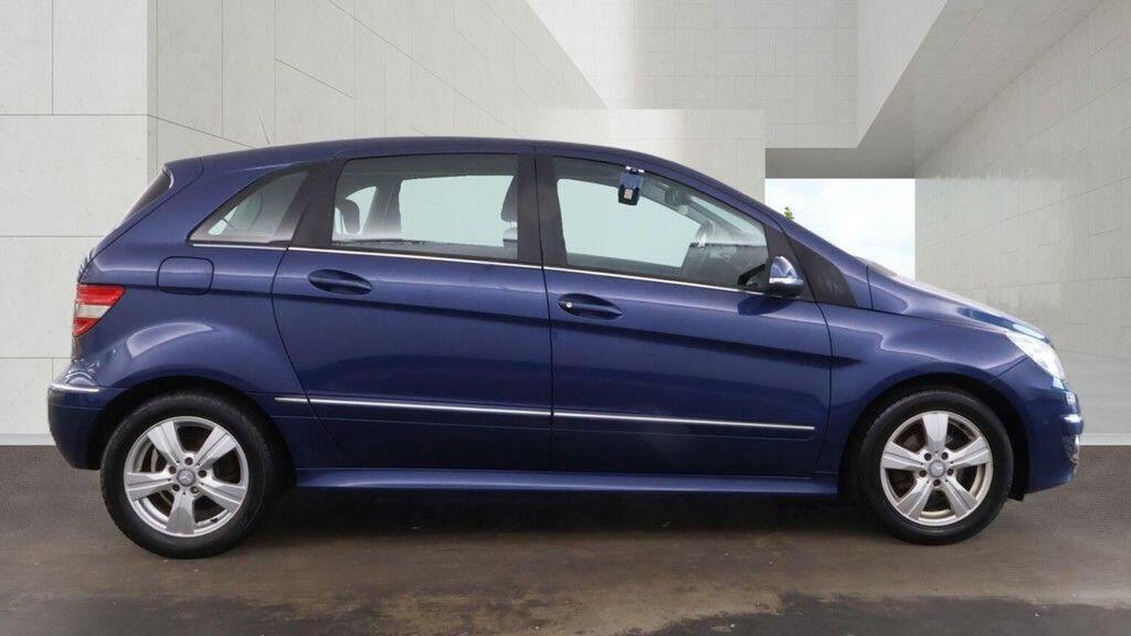 Mercedes-Benz B Class Mpv Silver #9