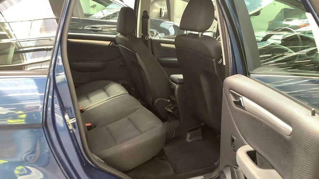 Mercedes-Benz B Class Mpv Silver #14