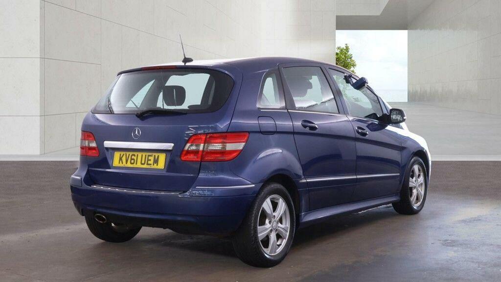 Mercedes-Benz B Class Mpv Silver #8
