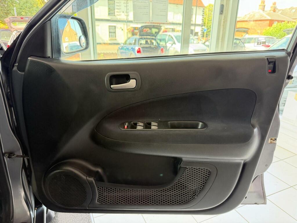 Honda Hr-V 4Wd 5-Door Grey #16