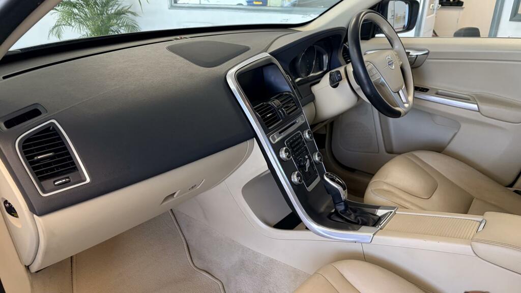 Volvo XC60 Suv 2.0 D4 R-design Lux Euro 6 Ss 201515 Grey #30
