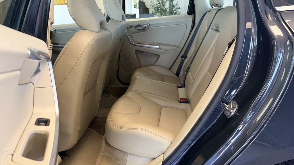 Volvo XC60 Suv 2.0 D4 R-design Lux Euro 6 Ss 201515 Grey #25