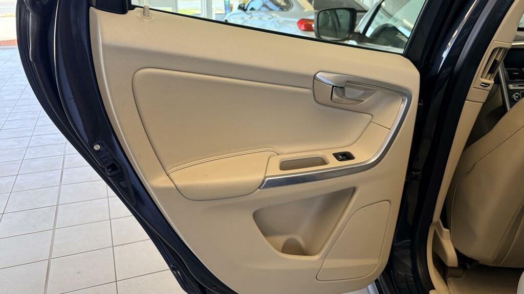 Volvo XC60 Suv 2.0 D4 R-design Lux Euro 6 Ss 201515 Grey #28