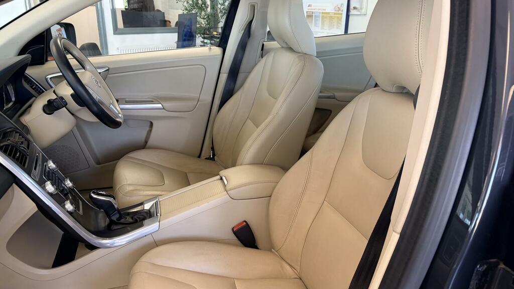 Volvo XC60 Suv 2.0 D4 R-design Lux Euro 6 Ss 201515 Grey #31