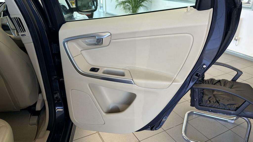 Volvo XC60 Suv 2.0 D4 R-design Lux Euro 6 Ss 201515 Grey #20
