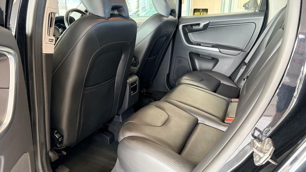Volvo XC60 2.0L D4 R-design Lux 178 Bhp White #24