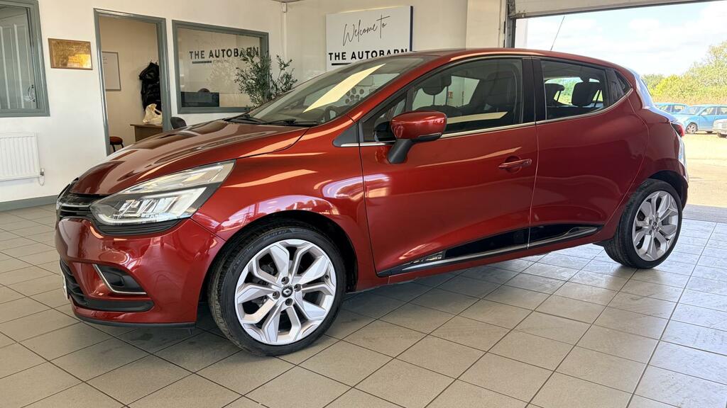 Renault Clio Dynamique S Nav Red