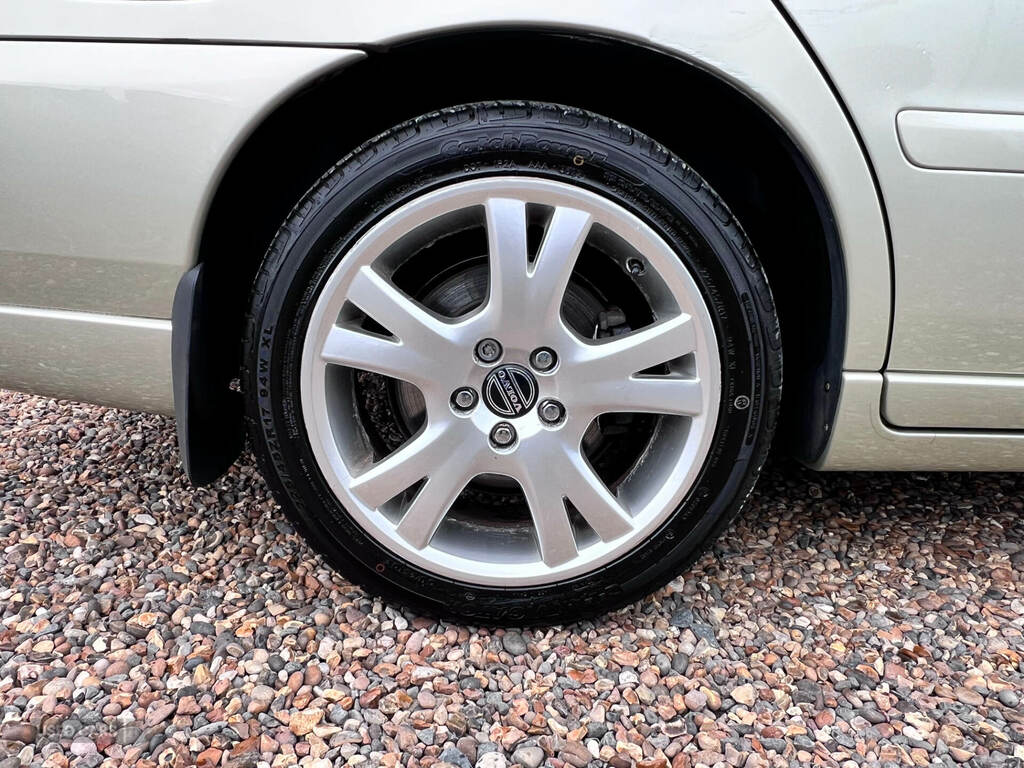 Volvo S60 2.5 T Se Geartronic Gold #5