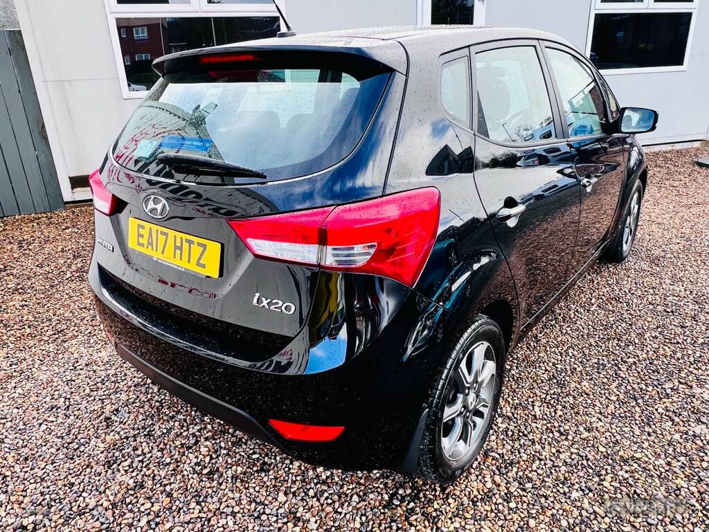Hyundai Ix20 1.4 Blue Drive Se Black #4