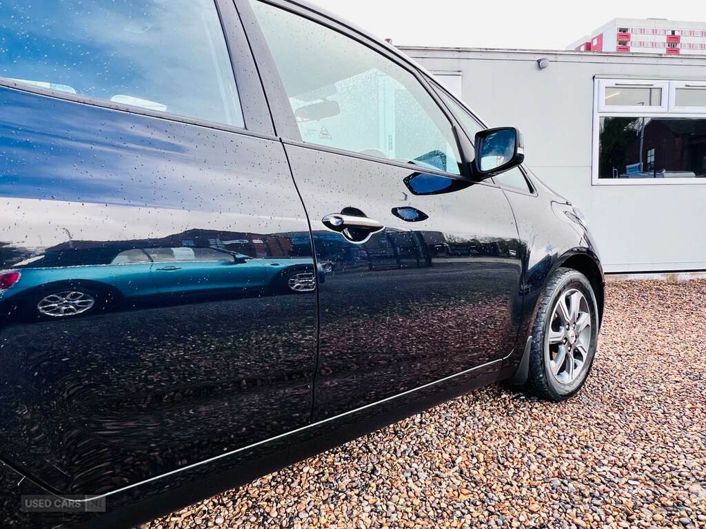 Hyundai Ix20 1.4 Blue Drive Se Black #6
