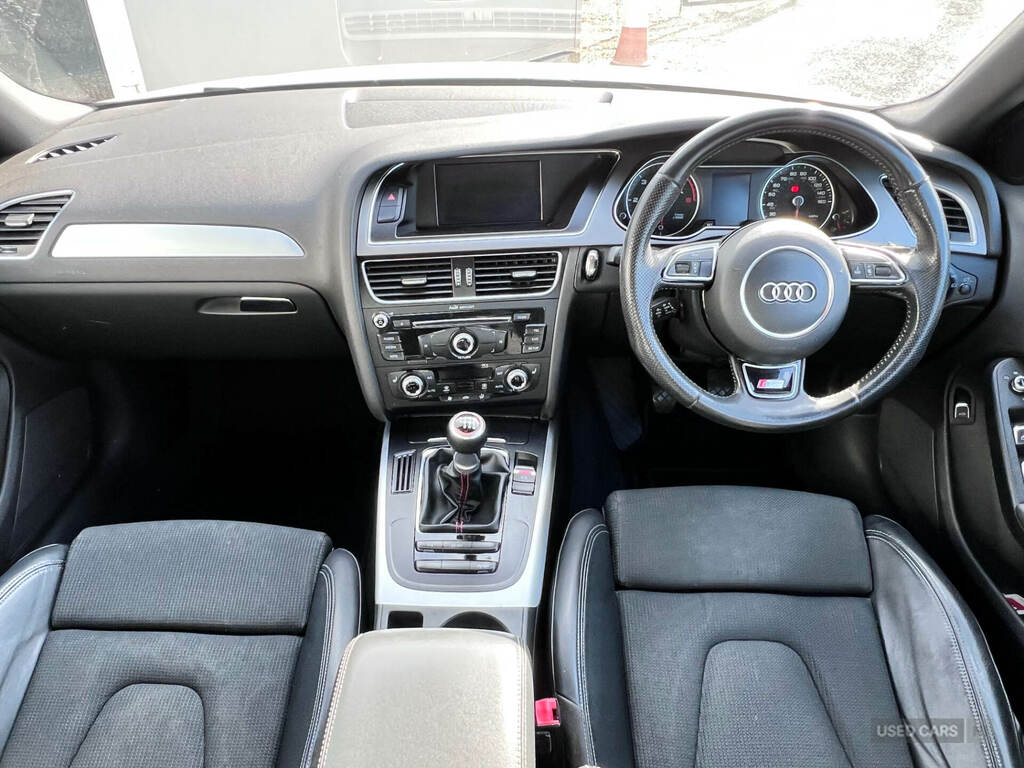 Audi A4 2.0 Tdi 190 Quattro Se Technik S Tronic #9