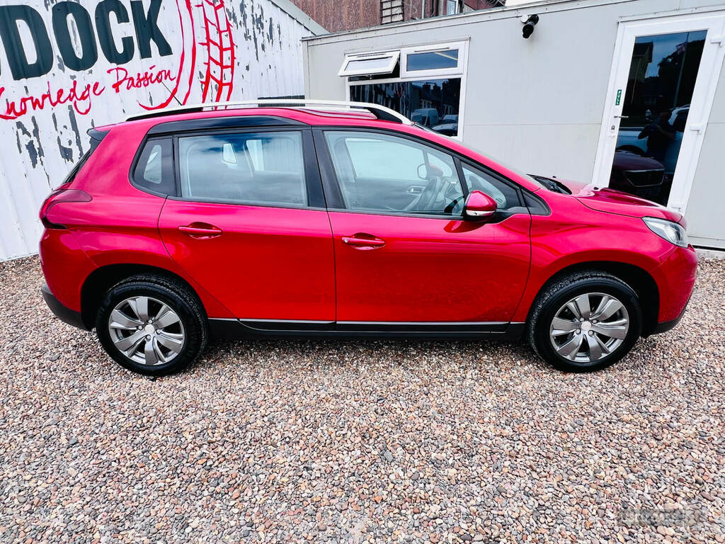Peugeot 2008 1.2 Puretech Active Start Stop Red #3
