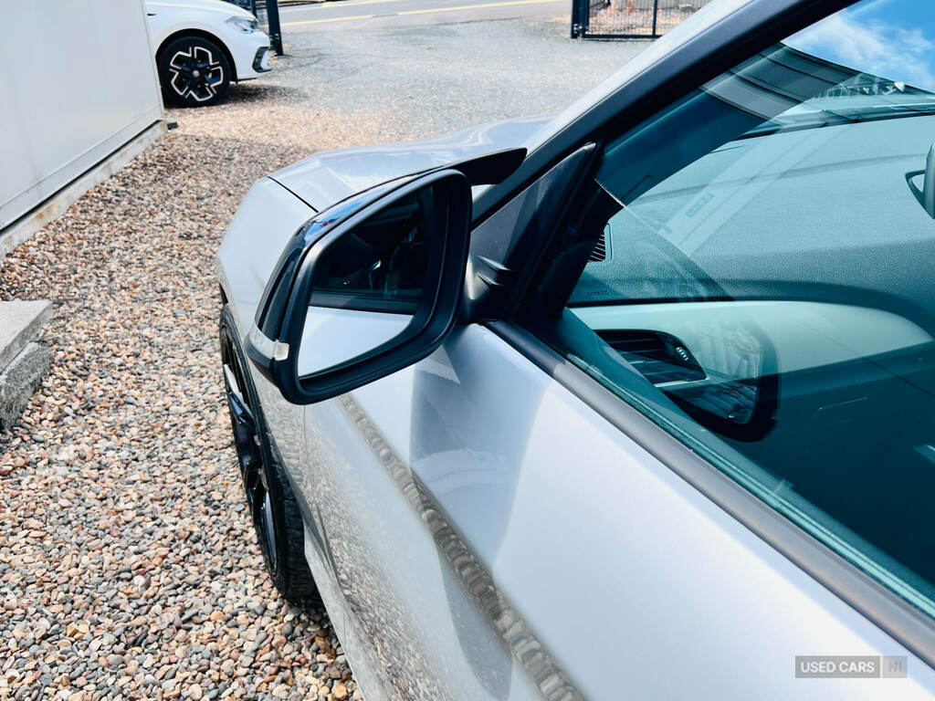 BMW 1 Series Sport Black #14