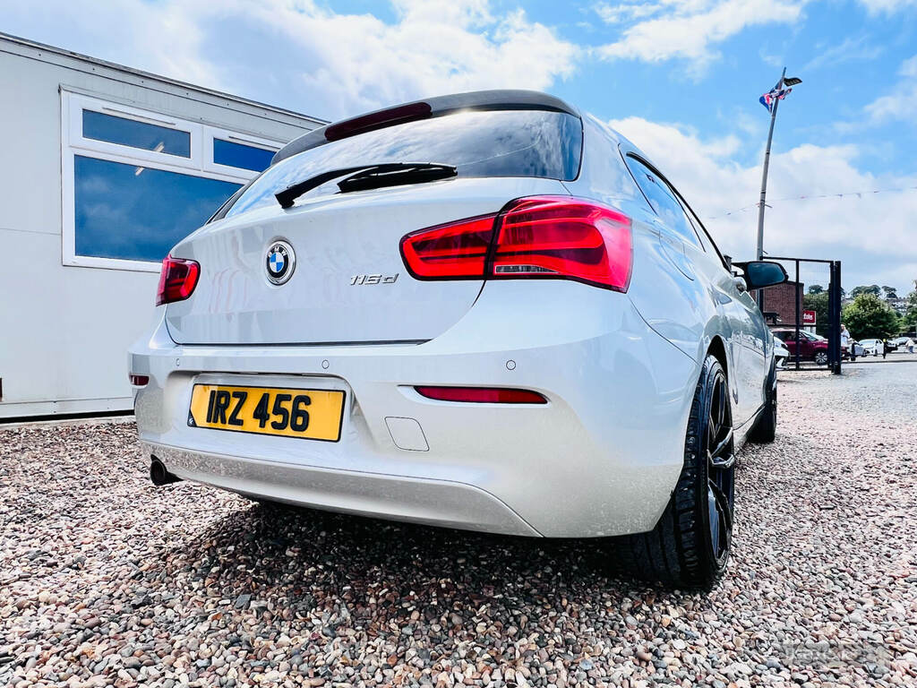 BMW 1 Series Sport Black #18
