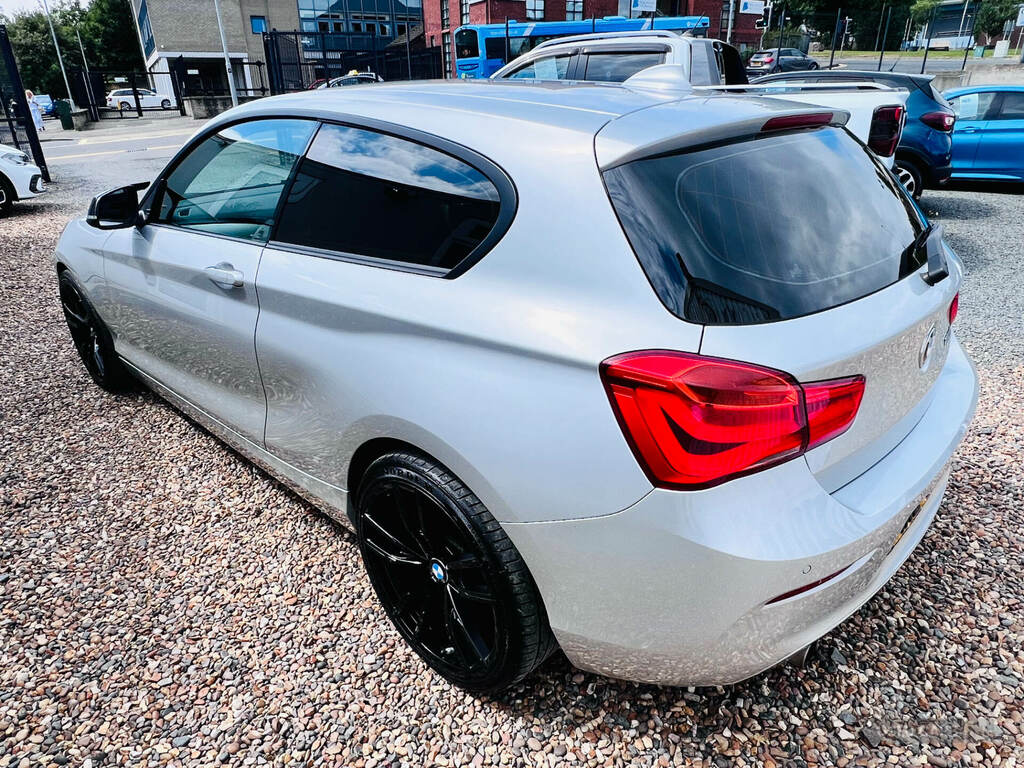 BMW 1 Series Sport Black #17