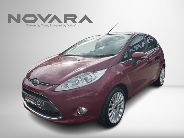 Ford Focus 1.0T Ecoboost Titanium Hatchback YE61XLM Black #2