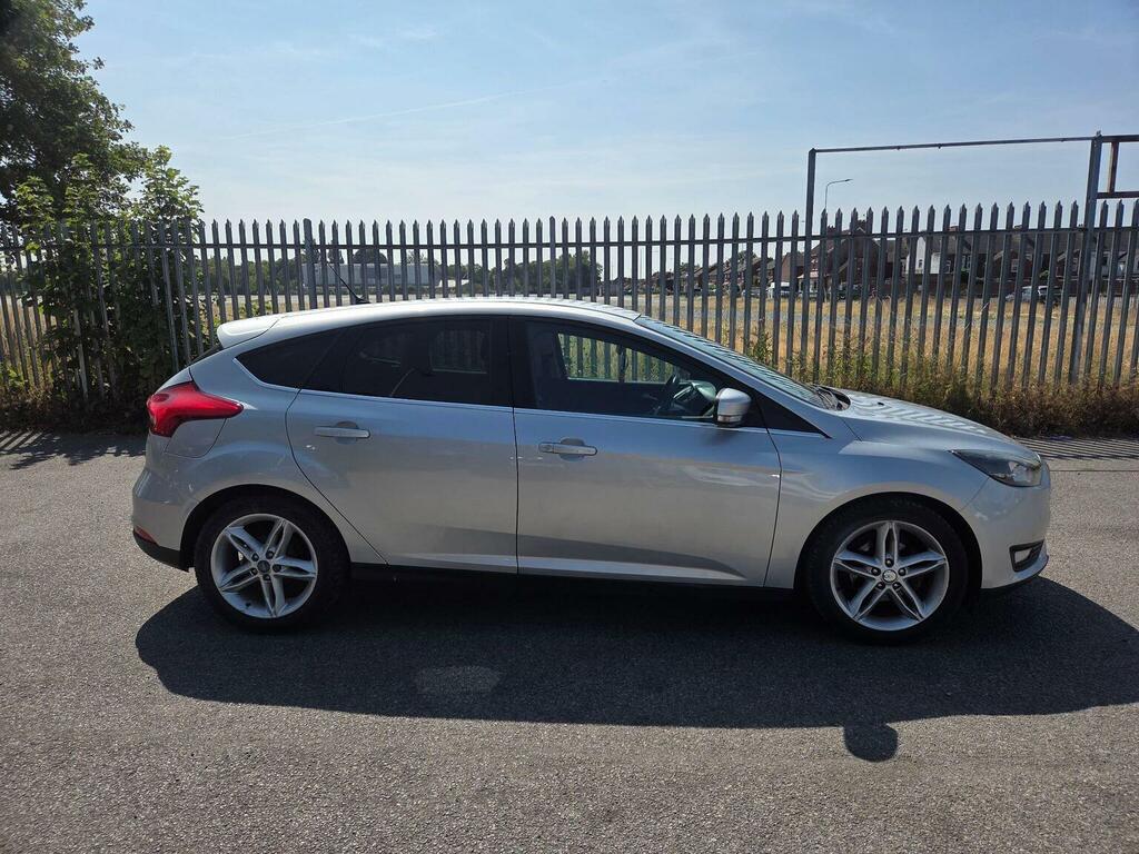 Ford Focus 1.6 Tdci Zetec Euro 5 Ss BV15UBA Silver #2