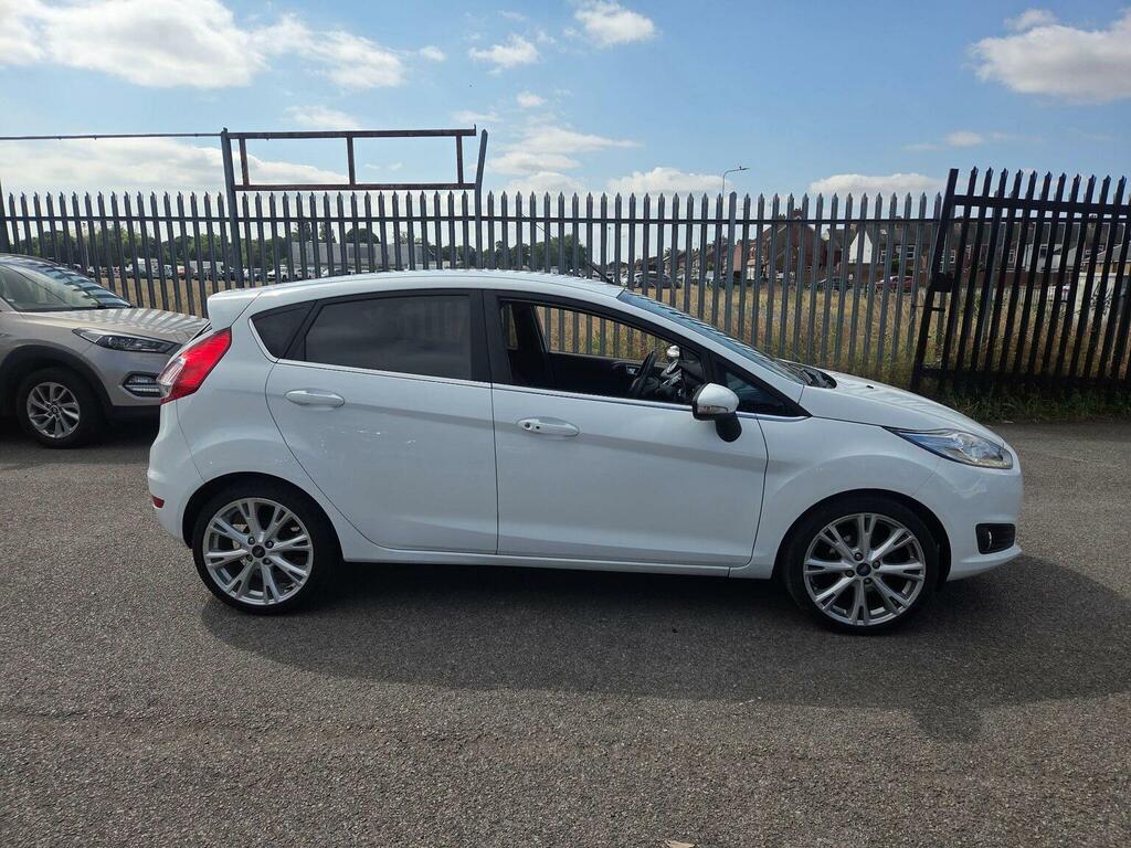Ford Fiesta 1.0T Ecoboost Titanium Euro 6 Ss White #2