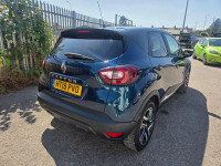 Renault Captur Tce Iconic Sat Red #17