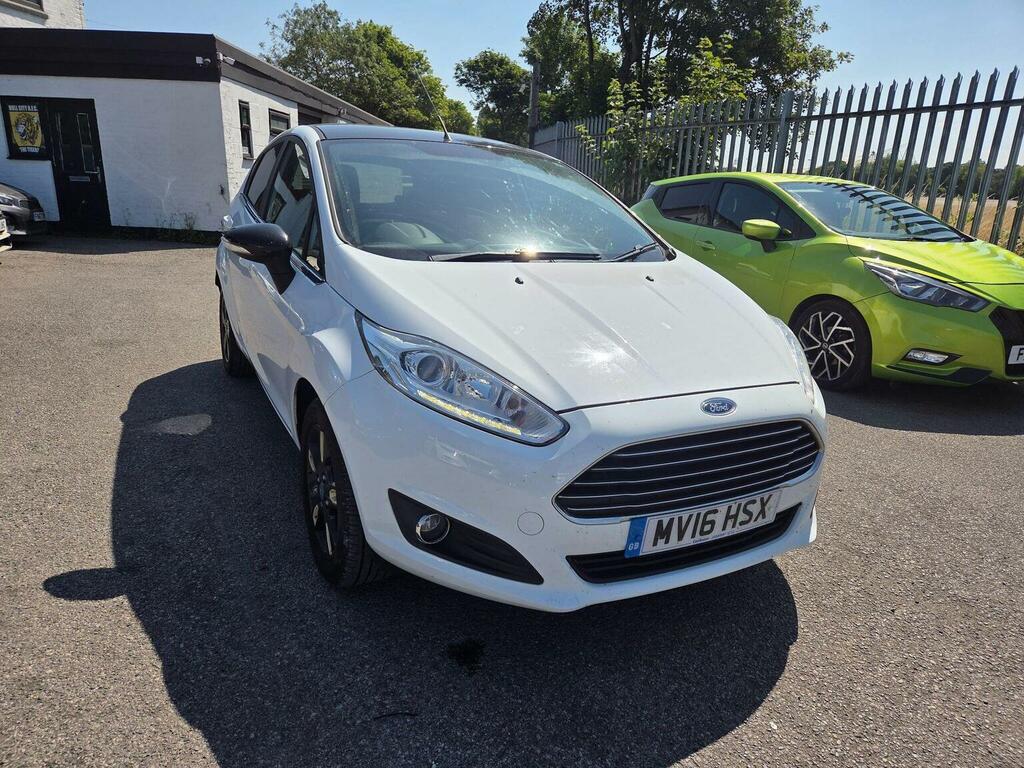 Ford Fiesta 1.0T Ecoboost Zetec White Edition Euro 6 Ss White