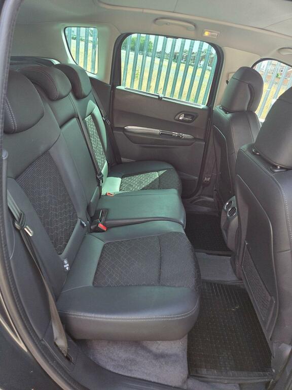 Peugeot 3008 Active White #10