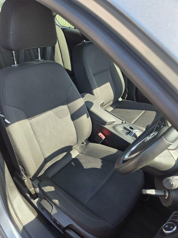Vauxhall Insignia Sri Nav Cdti 5-Door White #8