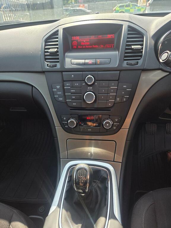 Vauxhall Insignia Sri Nav Cdti 5-Door White #13