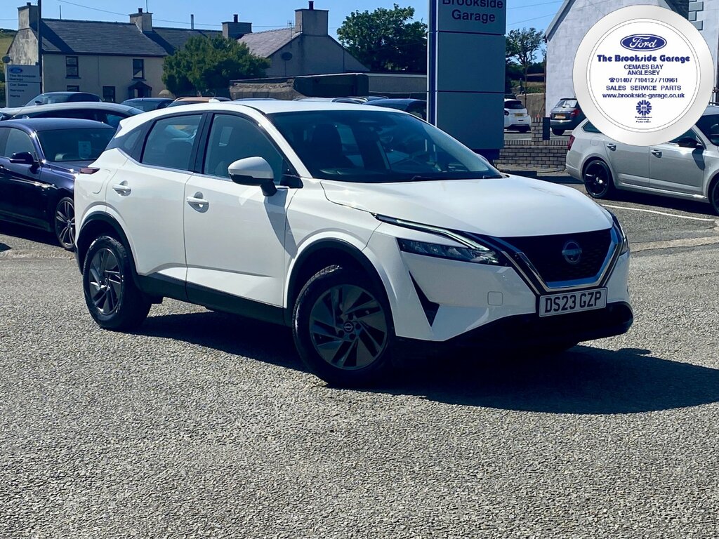 Nissan Qashqai 1.3 Dig-t Mhev Acenta Premium Suv Hybri White