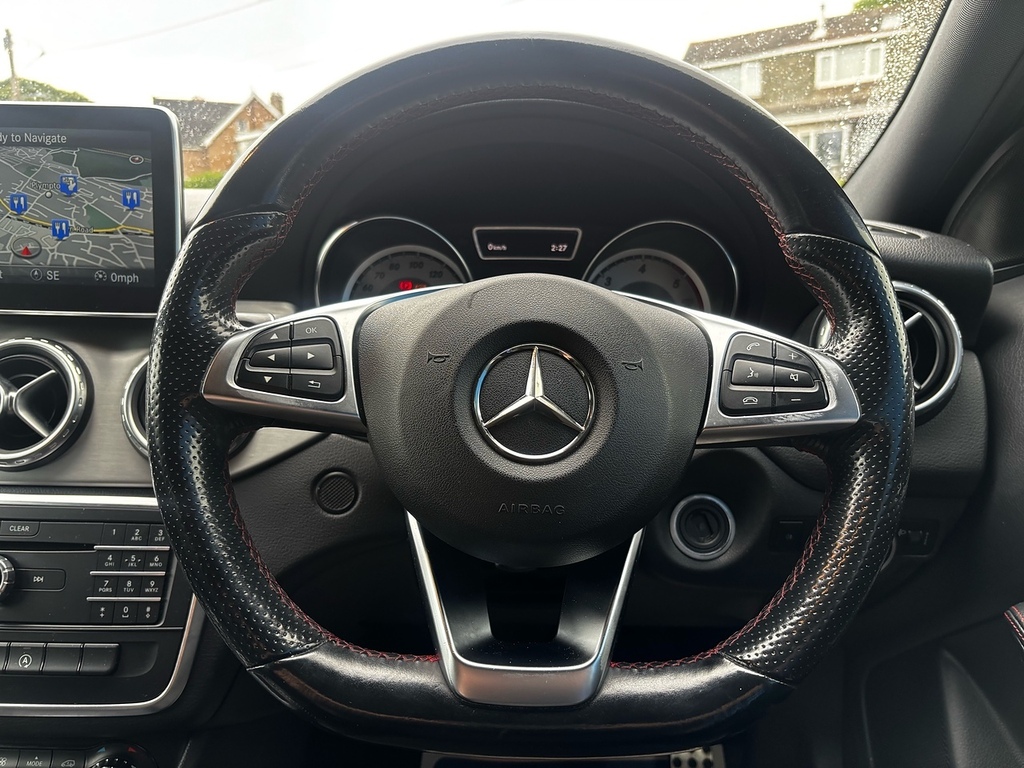 Mercedes-Benz GLA Class Gla200d Amg Line Suv 2.1 White #5