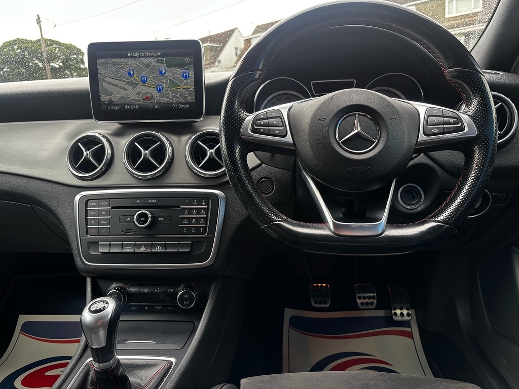Mercedes-Benz GLA Class Gla200d Amg Line Suv 2.1 White #3