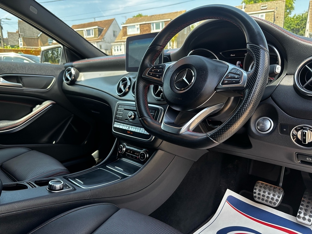 Mercedes-Benz GLA Class 2.1 Gla220d Amg Line Premium Suv 7G-d Grey #3