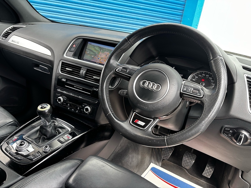 Audi Q5 2.0 Tdi Quattro Se 175 Bhp Black #4