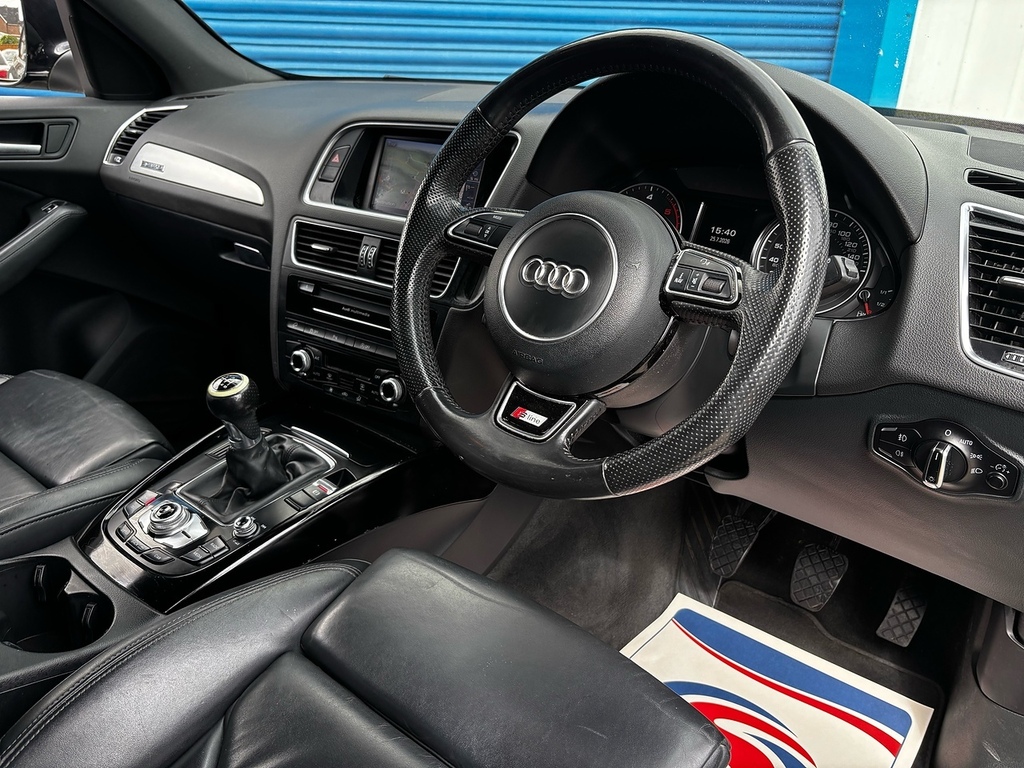 Audi Q5 2.0 Tdi Quattro Se 175 Bhp Black #3