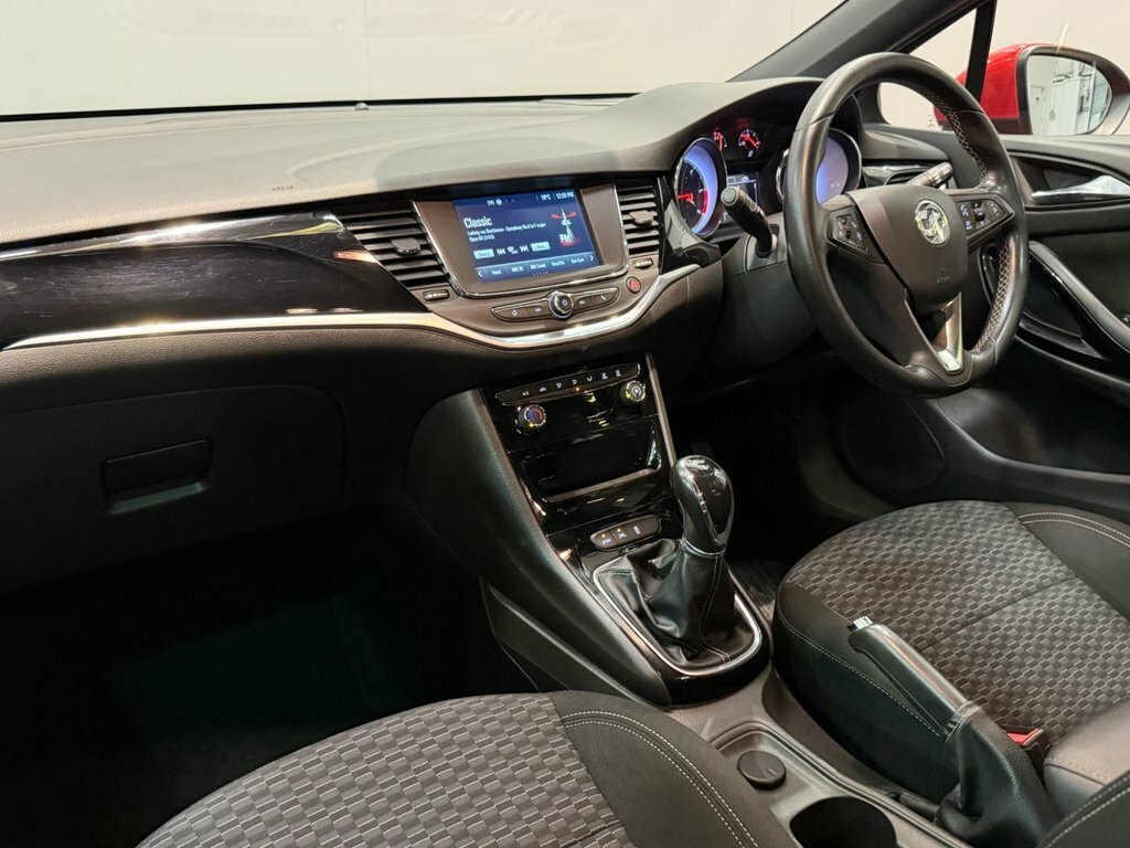 Vauxhall Astra Hatchback Black #27