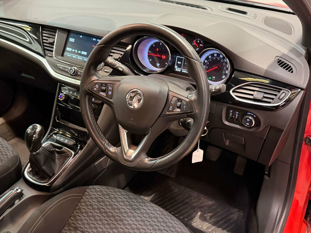 Vauxhall Astra Hatchback Black #12
