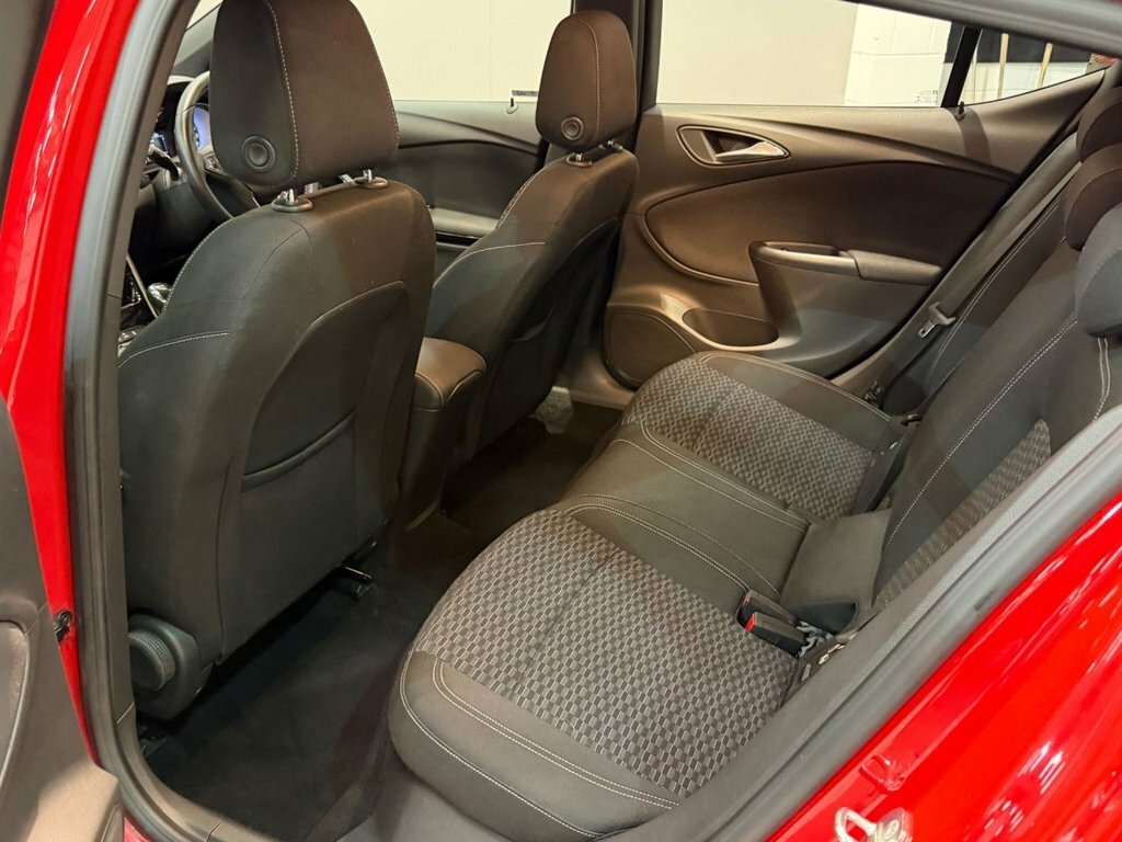 Vauxhall Astra Hatchback Black #19