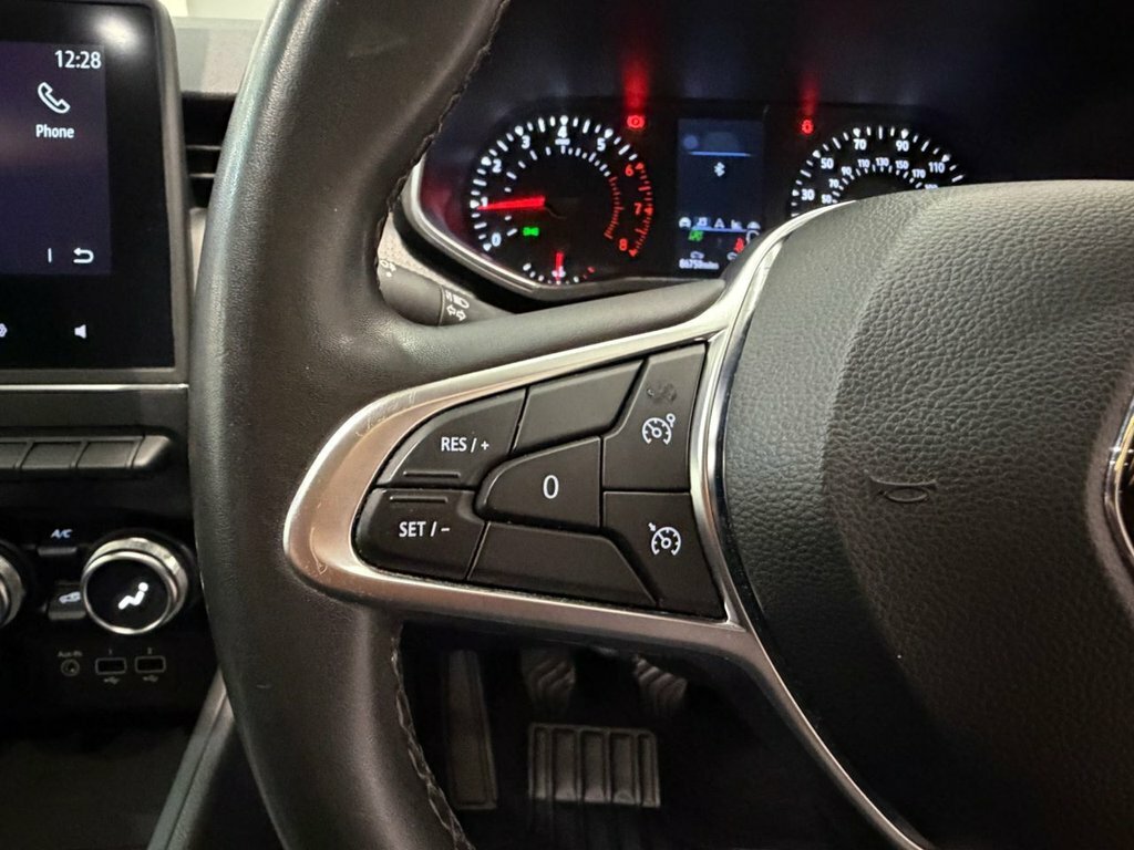 Renault Clio 1.0 Tce 90 Lutecia Se Black #20