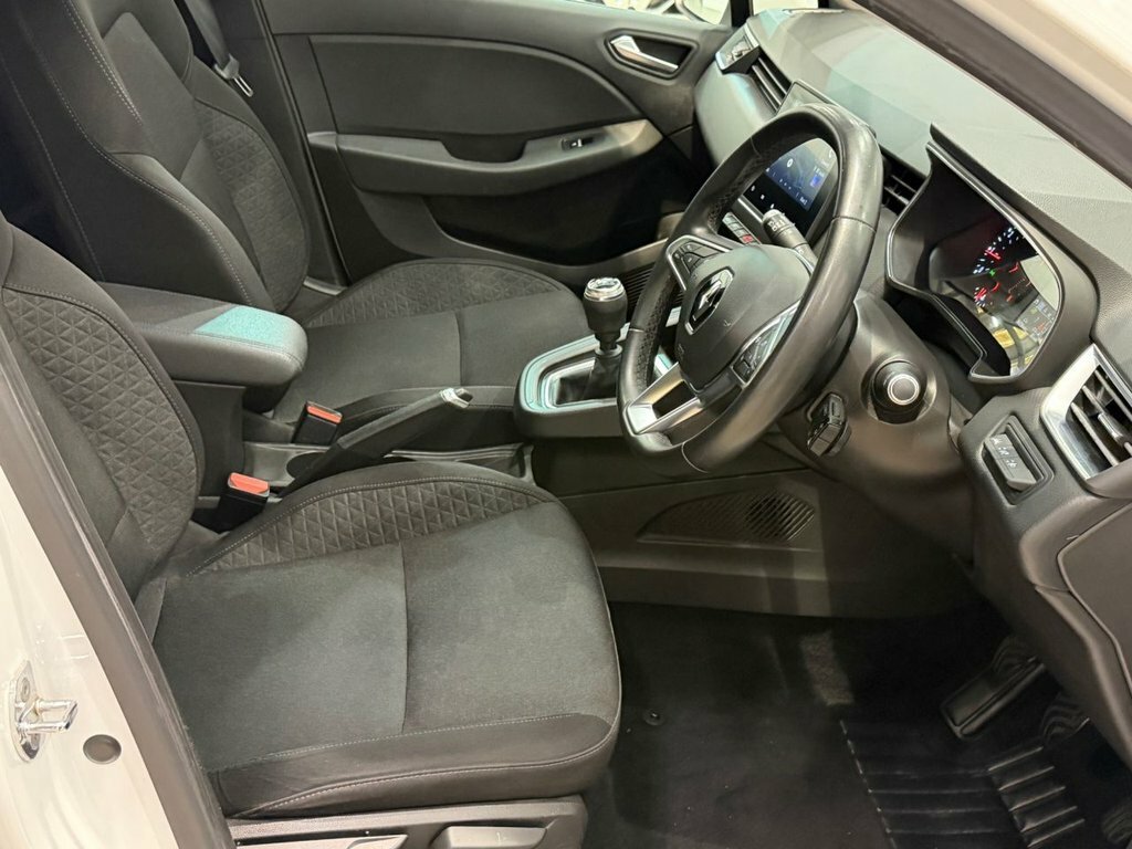 Renault Clio 1.0 Tce 90 Lutecia Se Black #12