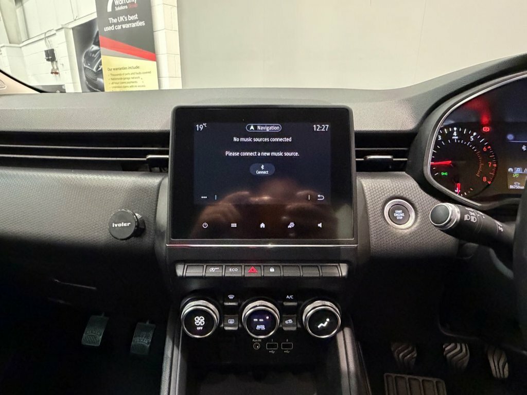 Renault Clio 1.0 Tce 90 Lutecia Se Black #17