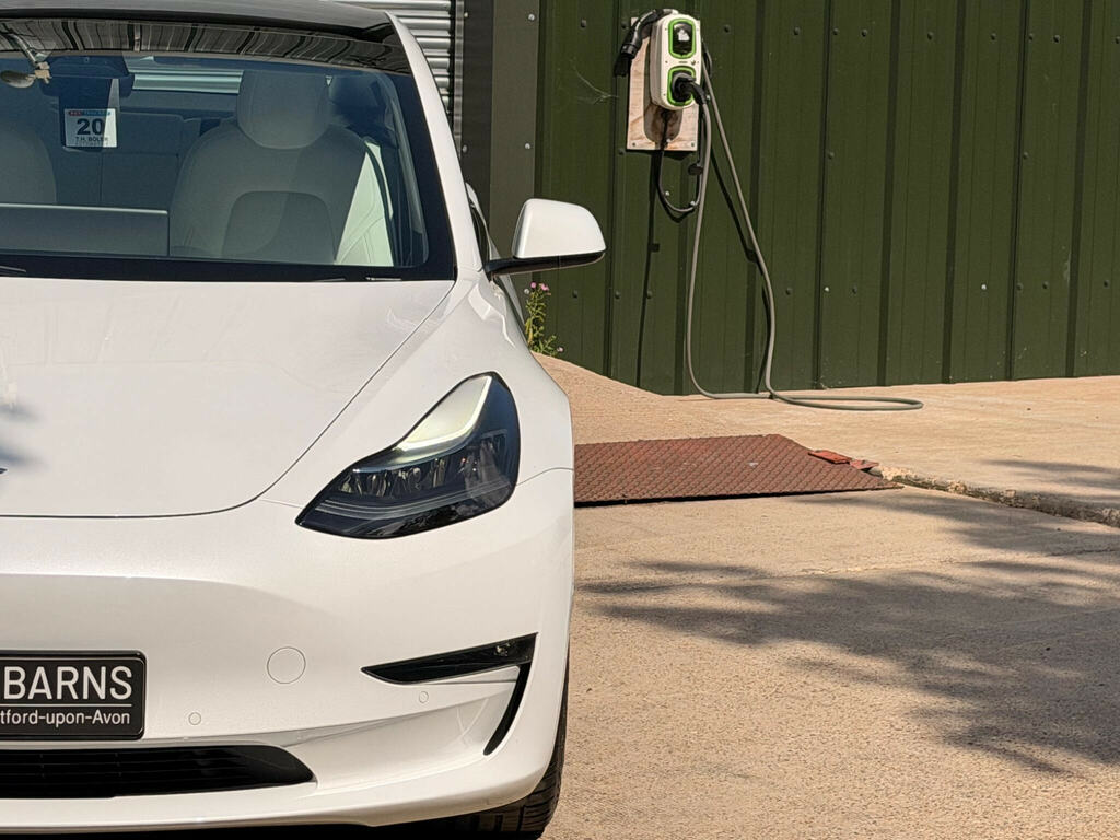 Tesla Model 3 Dual Motor Long Range Saloon 4 White #2