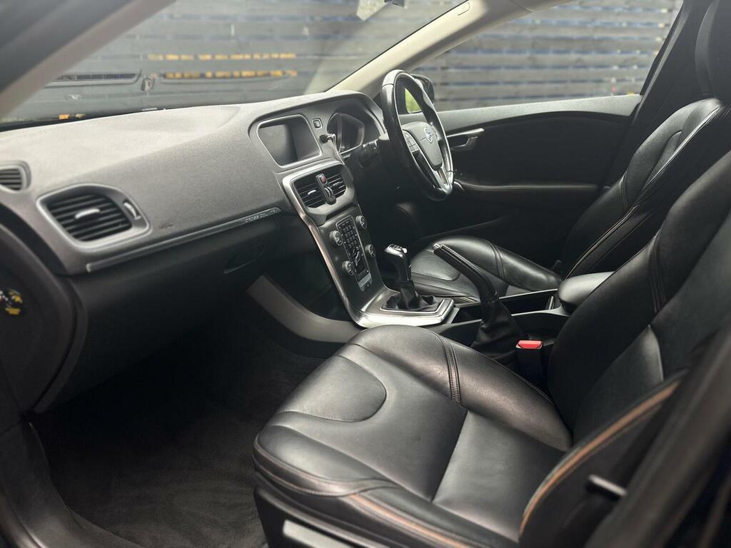 Volvo V40 Cross Country Hatchback Red #10