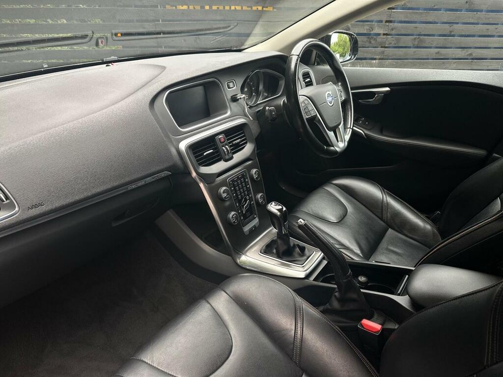 Volvo V40 Cross Country Hatchback Red #25